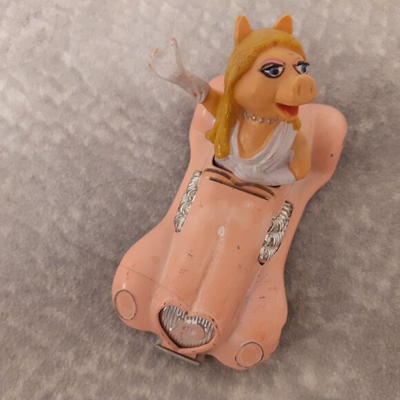 Muppet Show Miss Piggy 1979 Collectable Corgi Die Cast Car Rolling Wheels - Picture 10 of 16